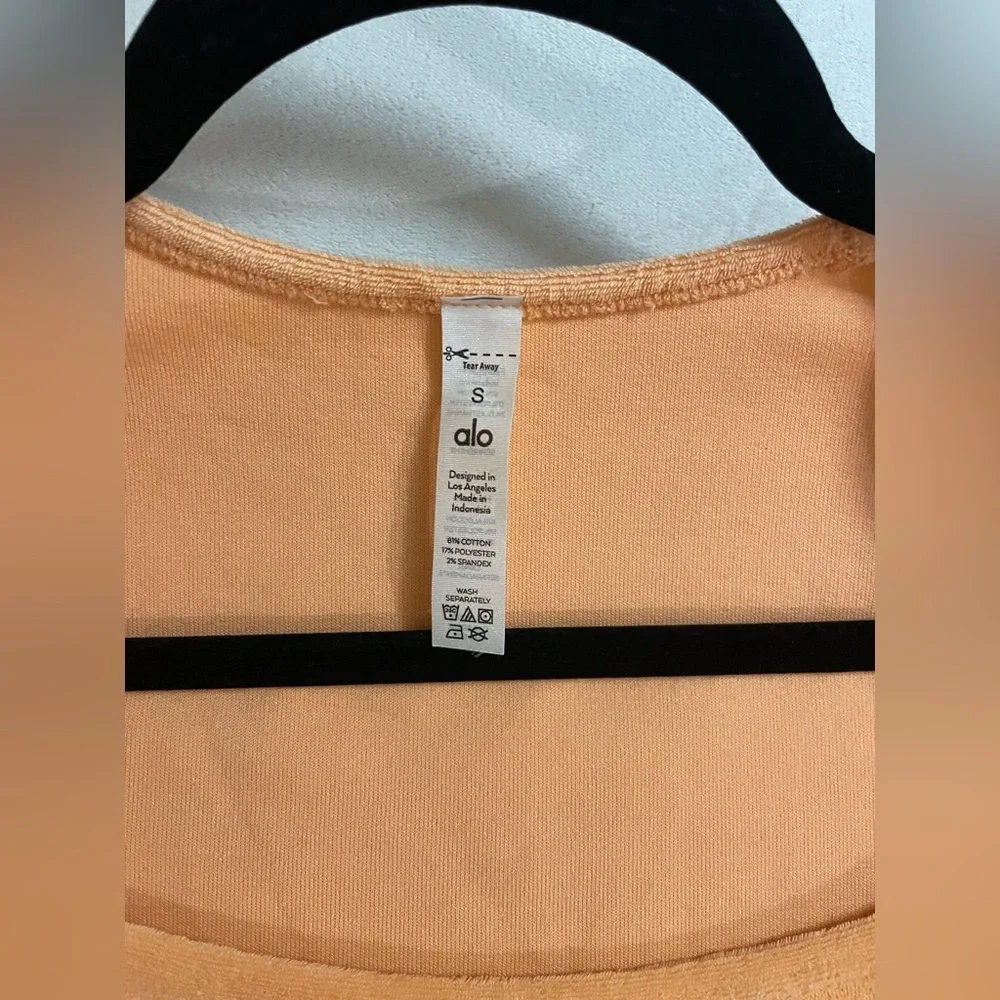 Alo Yoga NWOT Terry Beachside Short Sleeve Crop Top Cantaloupe Size S